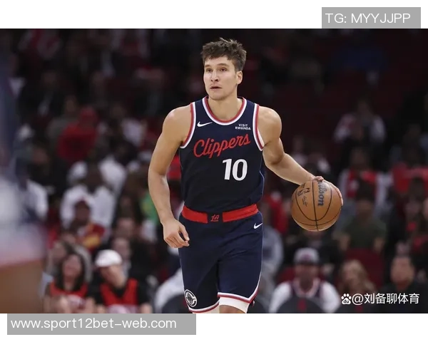 博格丹缺席第12场比赛船记透露其正在场上训练以增强腿筋力量